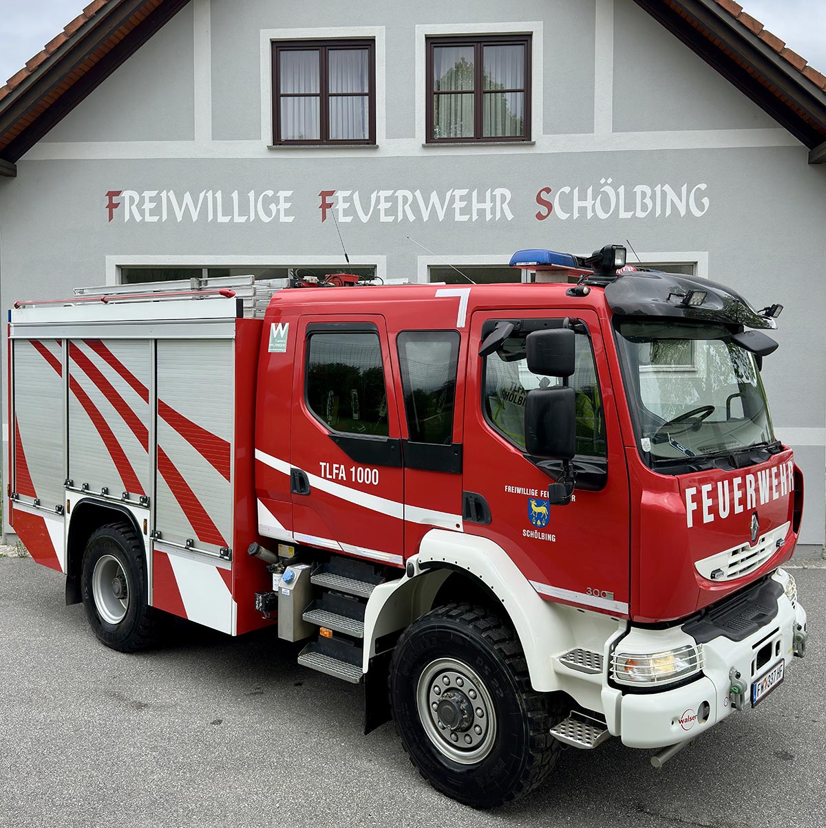 Tanklöschfahrzeug mit Allrad und 1000 Liter Wasser (TLFA-1000)