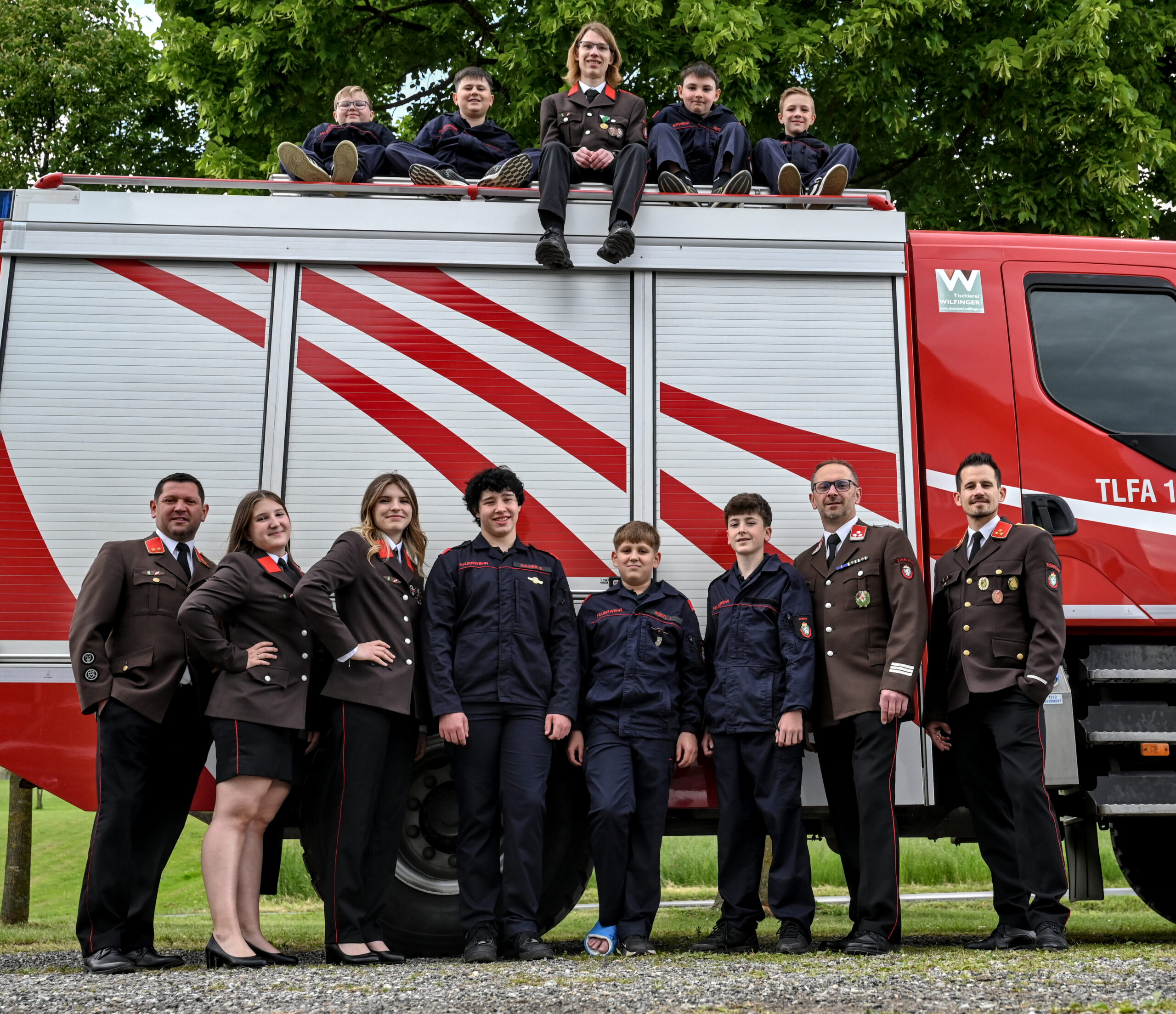 Mannschaftsfoto der Jugend der Freiwilligen Feuerwehr Schölbing